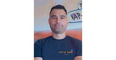 Rodrigo, fondateur de l'enseigne Vap-E Shop
